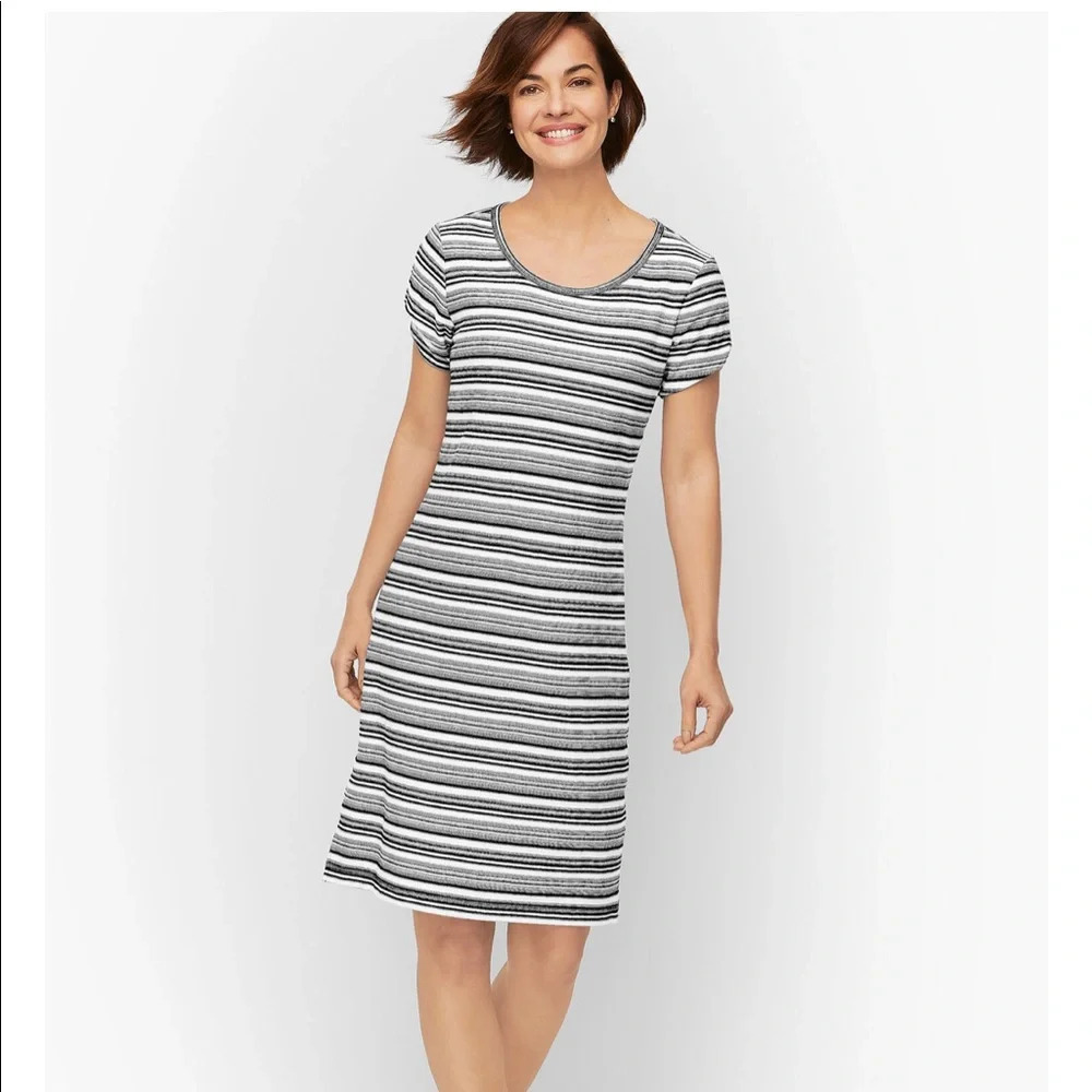T for Talbots Black & White Striped Dress. Size Medium. NWOT.‎